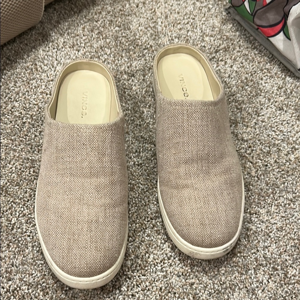 Vince Women’s Beige Slip-On Loafers size 8 spring